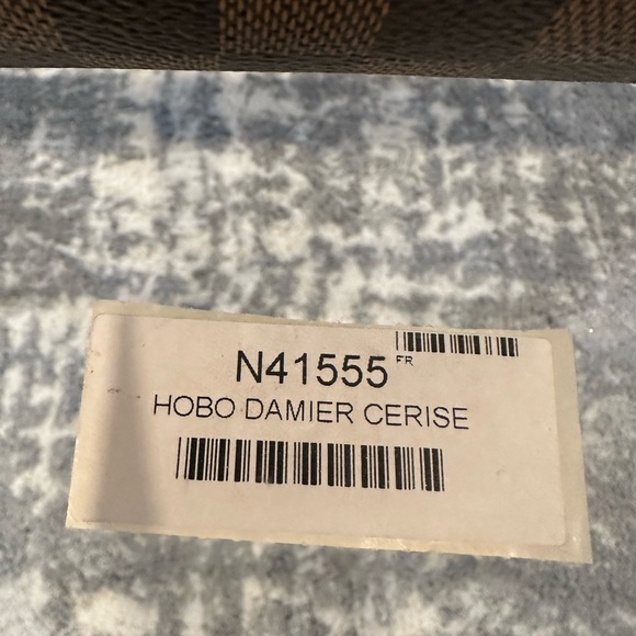 NEW LOUIS VUITTON CAISSA HOBO Cherry Interior & Trim. - Picture 2 of 11